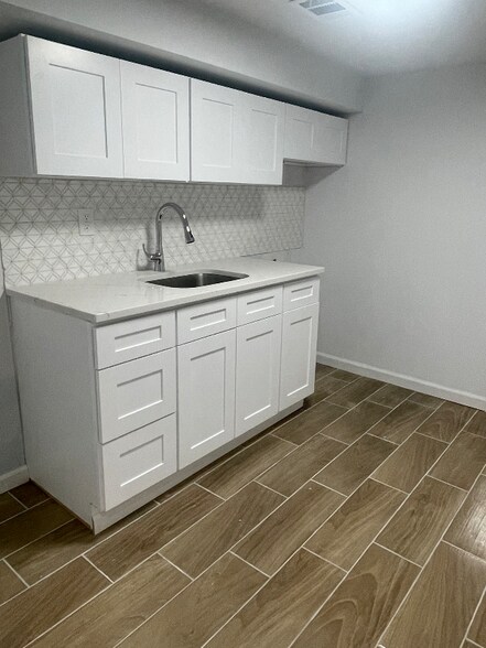 Primary Photo - 42 N 19th St