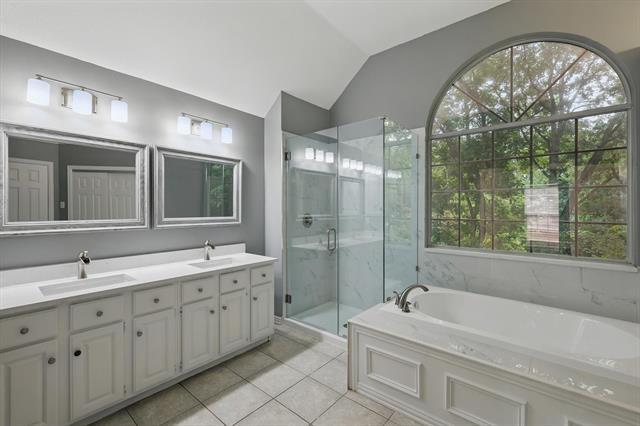 Building Photo - 4204 Crescent Dr