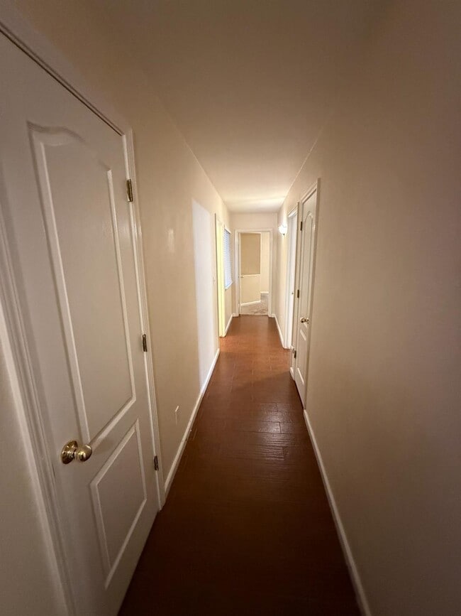 Building Photo - 5731 N Tracy Ave