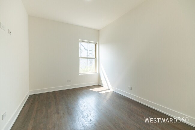 Building Photo - 6209 N Glenwood Ave