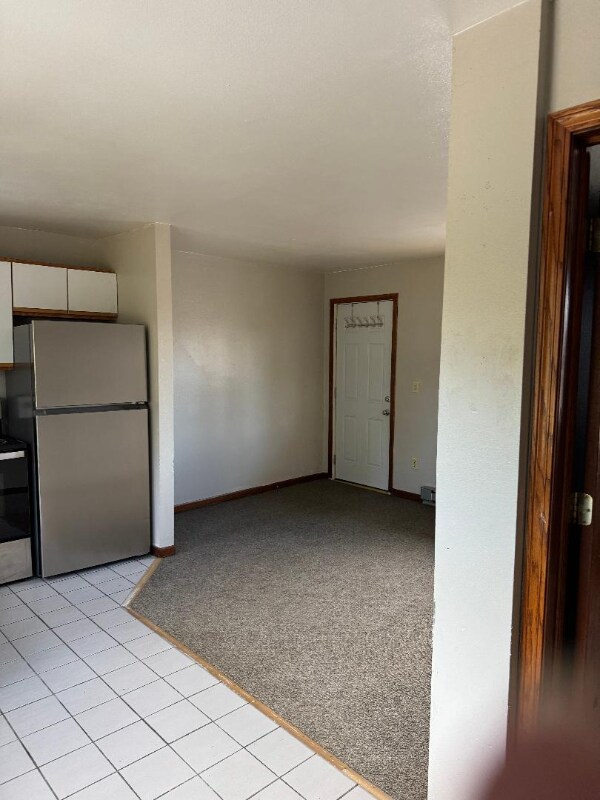 Building Photo - 3850 N Shore Dr