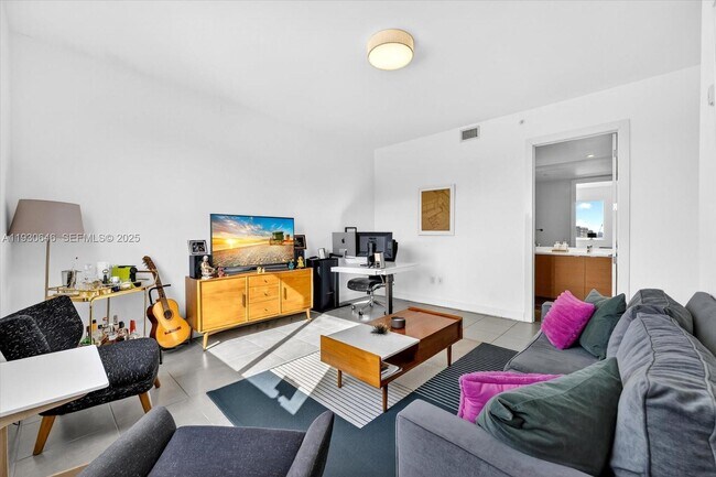 Building Photo - 250 NW 24th St