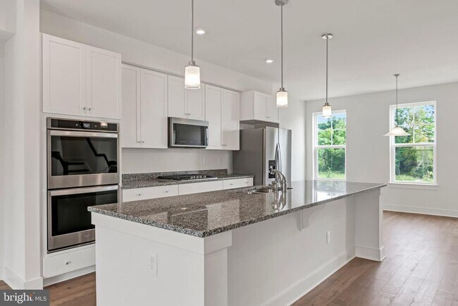 Building Photo - 1648 Sandpiper Bay Lp