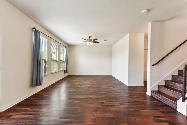 Building Photo - 310 Potters Peak Way
