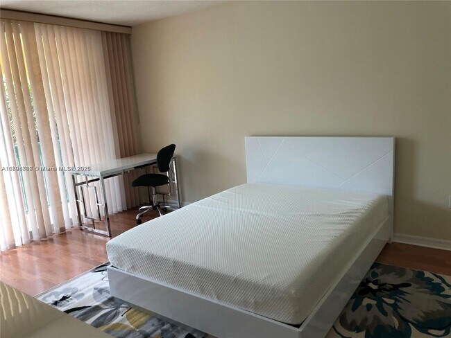 Building Photo - 201 Golden Isles Dr