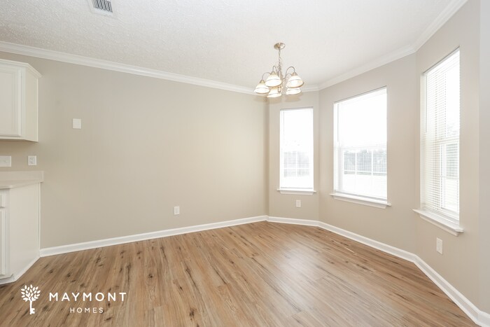 Building Photo - 501 Lake Forest Dr