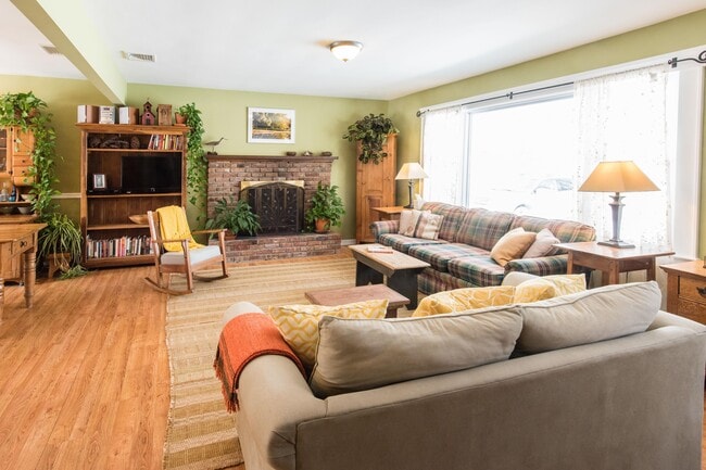 Building Photo - 16 Beechwood Dr