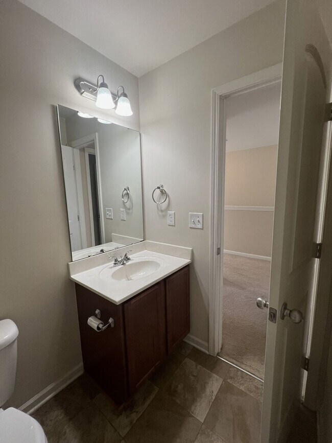 Building Photo - LAKE FOREST VILLAGE