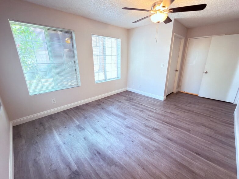 Building Photo - 2200 S Fort Apache