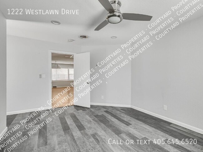 Building Photo - 1222 Westlawn Dr