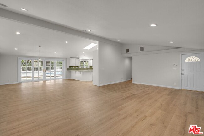 Building Photo - 4730 Cerrillos Dr