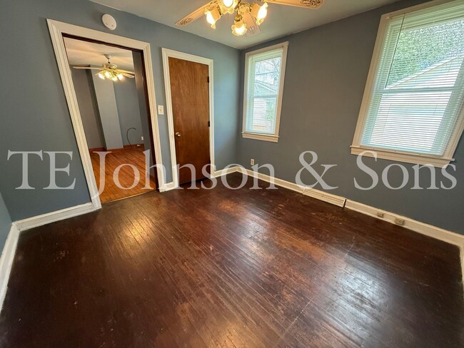 Building Photo - One Bedroom Bungalow