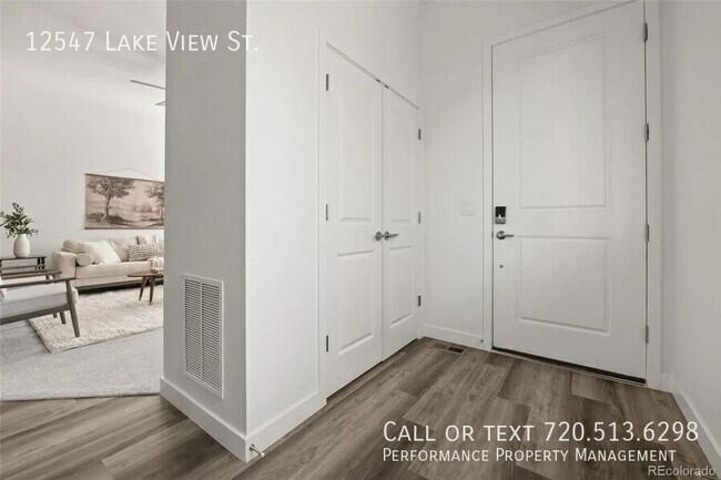 Building Photo - 12547 Lake View St