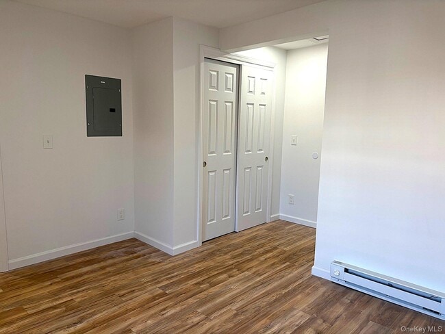 Building Photo - 447 NY-376