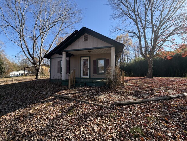 Primary Photo - 651 New Brickyard Rd