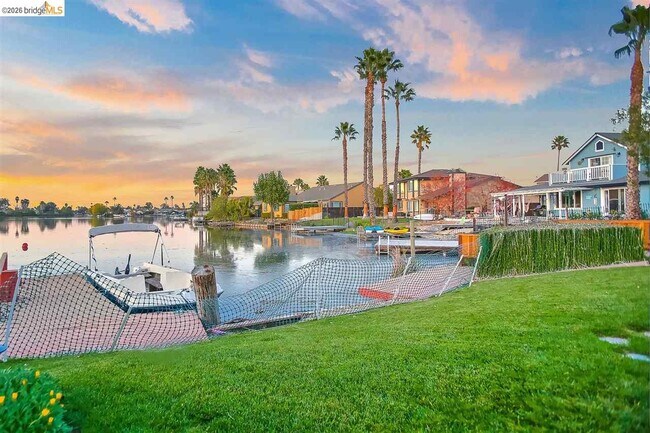 Building Photo - 5545 Drakes Ct