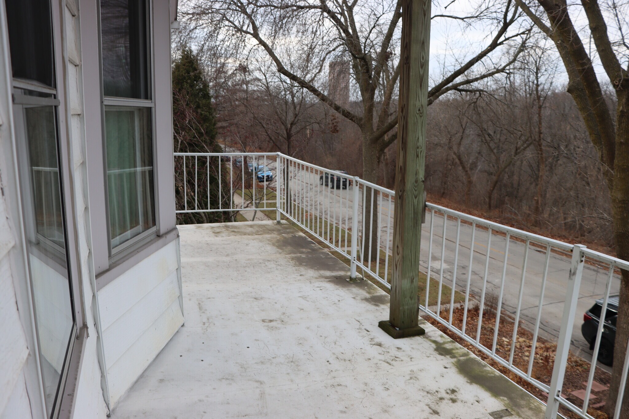 Deck - 3262 N Cambridge Ave