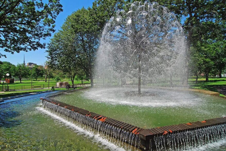 Building Photo - 2424 Lyndale Ave S