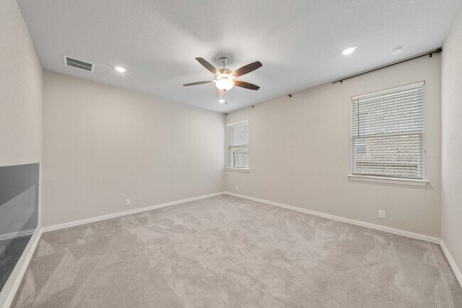 Building Photo - Stylish 3-Bed Home with Pool Access, Island Kitchen & Fenced Yard in New Braunfels