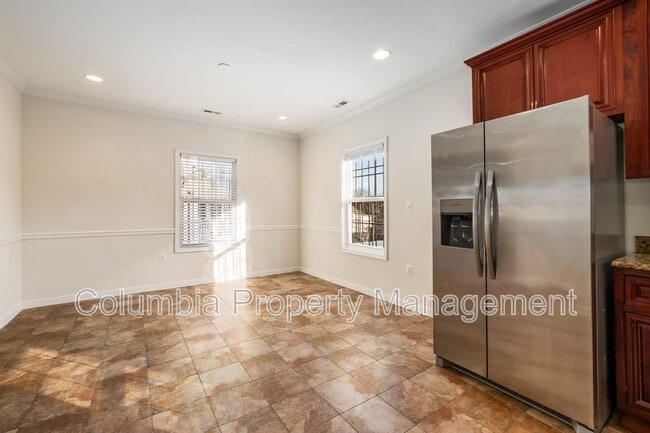 Building Photo - 2421 Franklin St NE