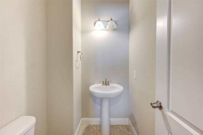 Building Photo - 20411 Fawn Rest Pl