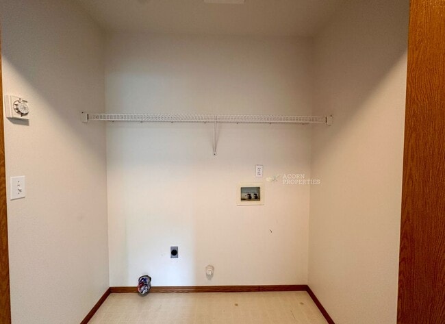 Building Photo - 944 NW Quarterdeck Loop