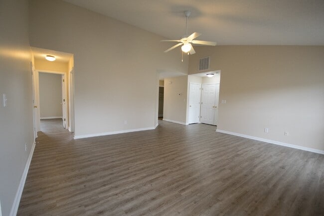 Building Photo - 32 N Sunberry Trail