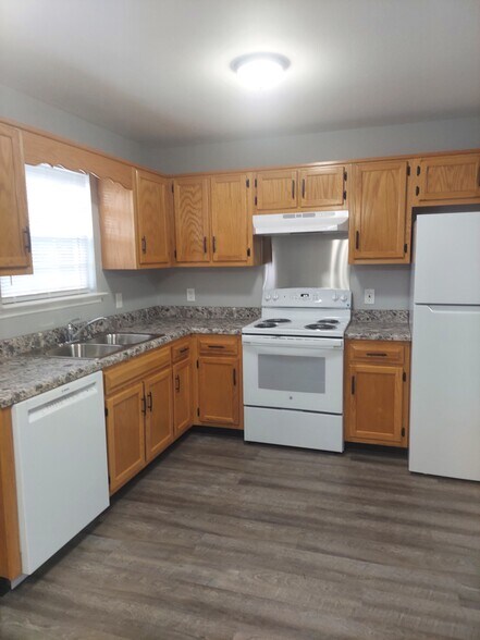Kitchen - 1438 Vance Rd