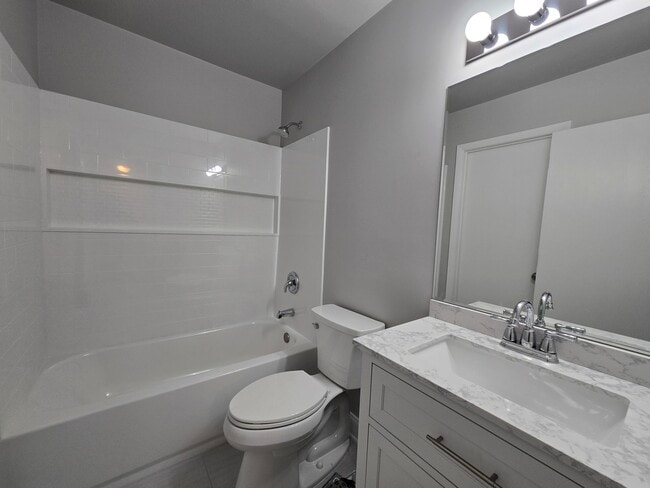 Building Photo - 3316 Huntington Ln