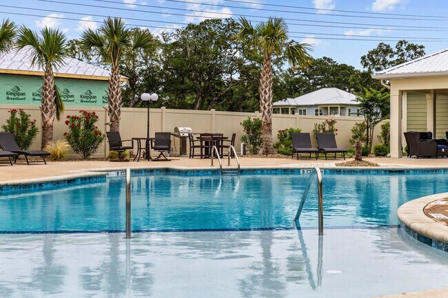 Building Photo - 587A Sunnyside Ave