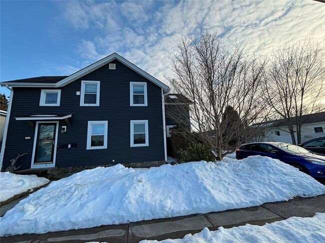 Building Photo - 12 Clark St