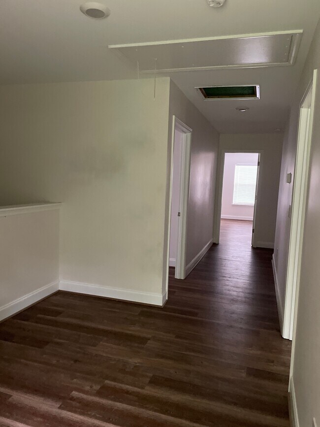 Building Photo - 108 Solis Ct