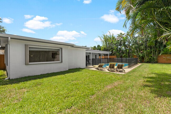 Building Photo - 3721 N 55th Ave