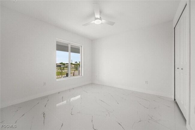 Building Photo - 721 SW 30th Terrace