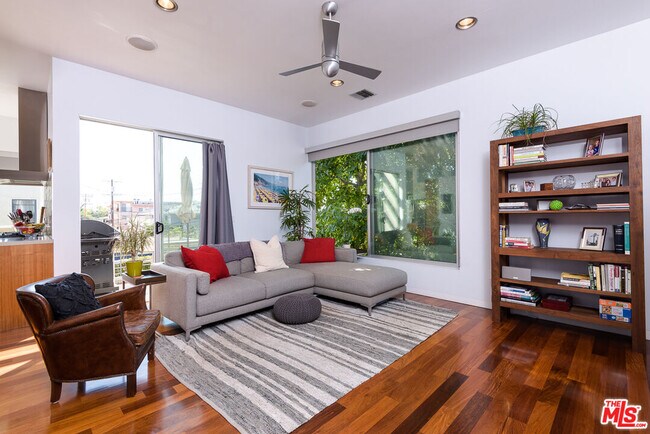 Building Photo - 1513 Orange Grove Ave