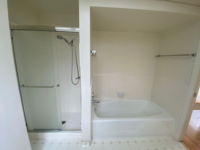 Building Photo - 3093 Hermitage Rd