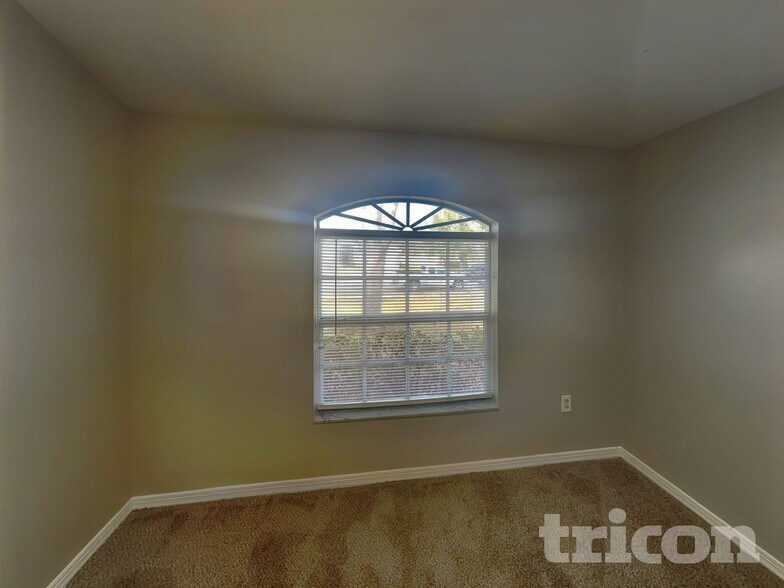 Building Photo - 1181 Creekview Ct