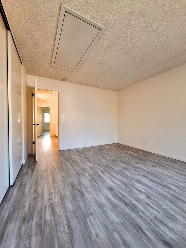 Building Photo - Spacious Two-Story 3bd Townhouse With Private Patios, Balcony, & Garage