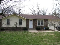Building Photo - Great Location with 4 Bedrooms Rental Home