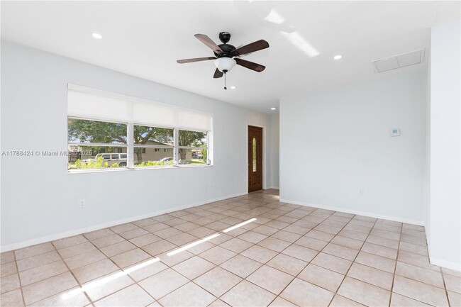 Building Photo - 1511 NW 85th Way