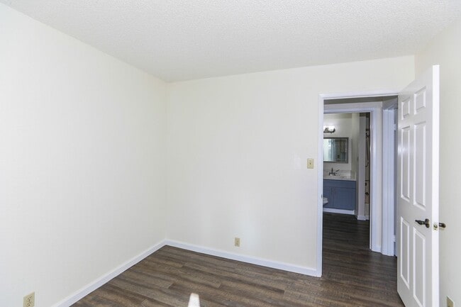 Building Photo - WAIPIO GENTRY: 2-BED, 1-BATH, 1-PARKING NOW AVAILABLE !