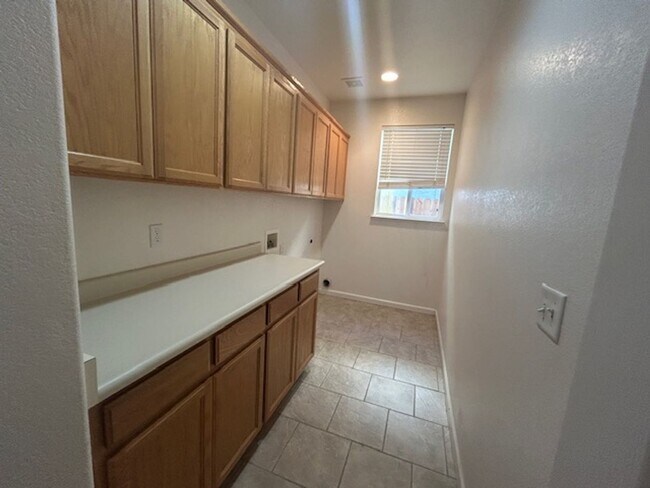Building Photo - 9409 Viridian Way