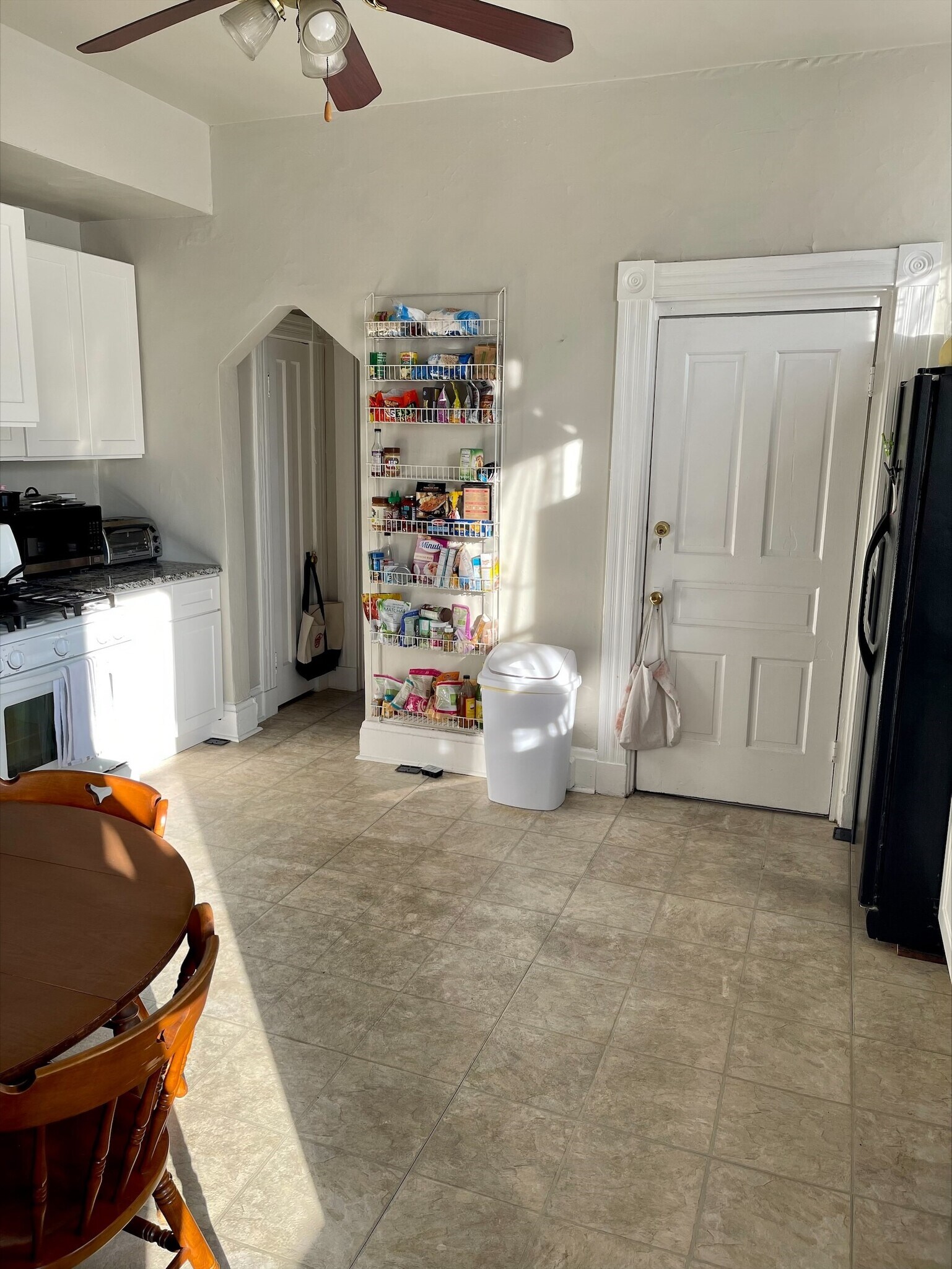 Building Photo - 2322 Stratford Ave