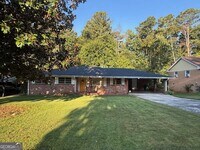 Building Photo - 3961 Lindsey Dr
