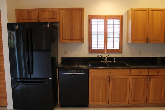 Building Photo - 1702 Fairway Trce