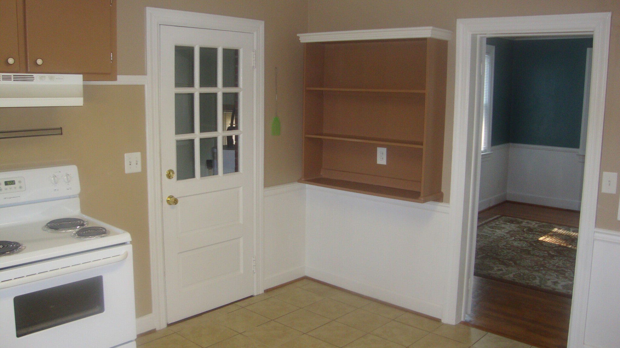 kitchen door to garage - 1500 Meads Rd