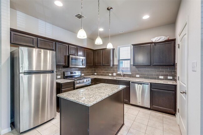 Building Photo - 456 S Brook Dr