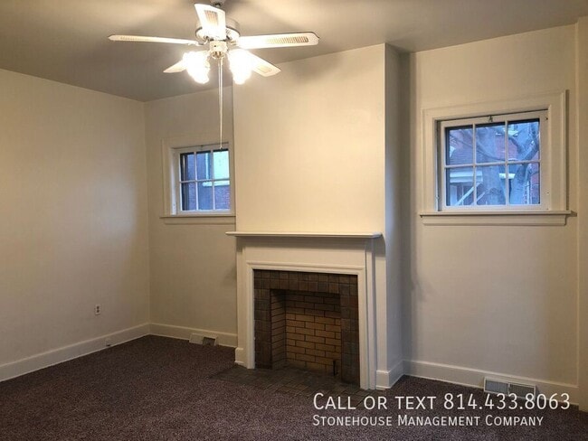 Building Photo - 360 W 7th St