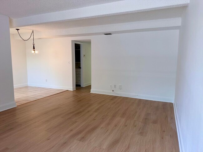 Building Photo - 1245 S Flagler Ave