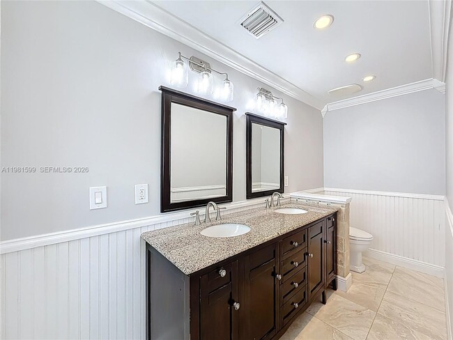 Building Photo - 2533 NE 21st Terrace